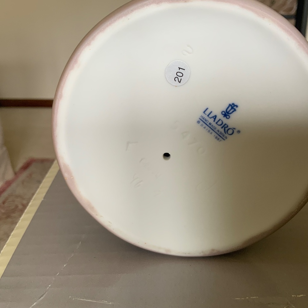 Lladro 5479 Tea Time - Picture 10 of 10